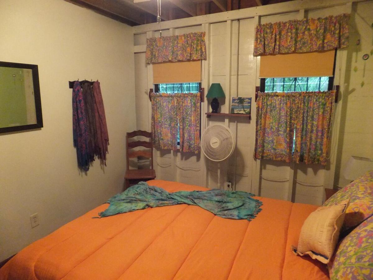 The Bottle Tree House Villa Caye Caulker Exterior photo